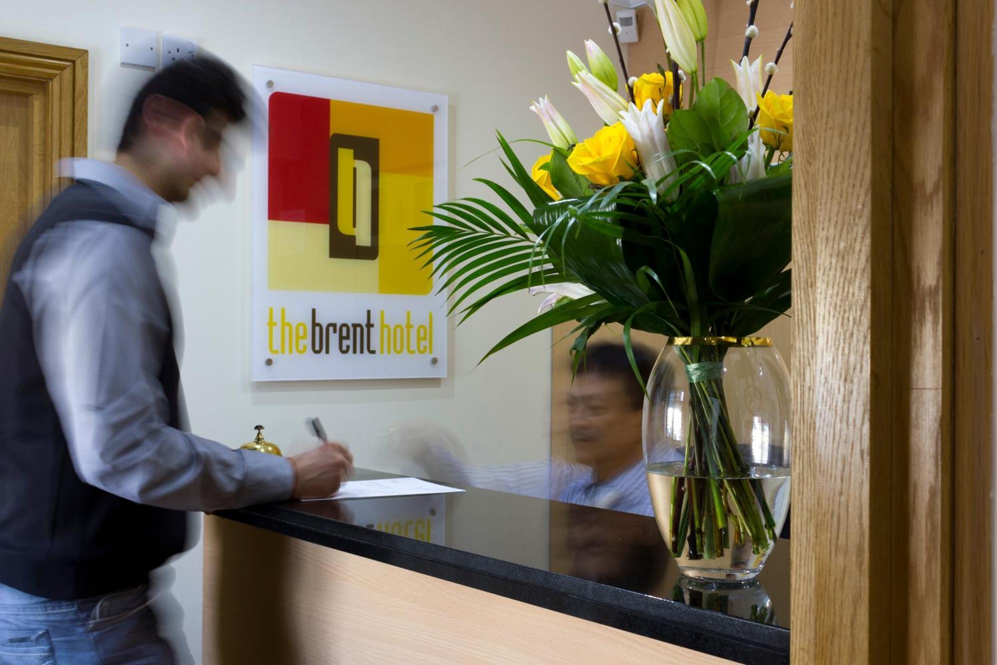 The Brent Hotel - London - Wembley Harrow Bagian luar foto